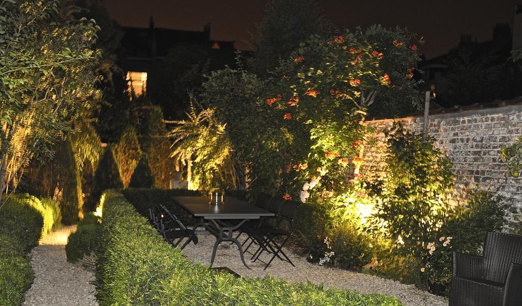 B&B Un Jardin En Ville Saint-Gilles Buitenkant foto